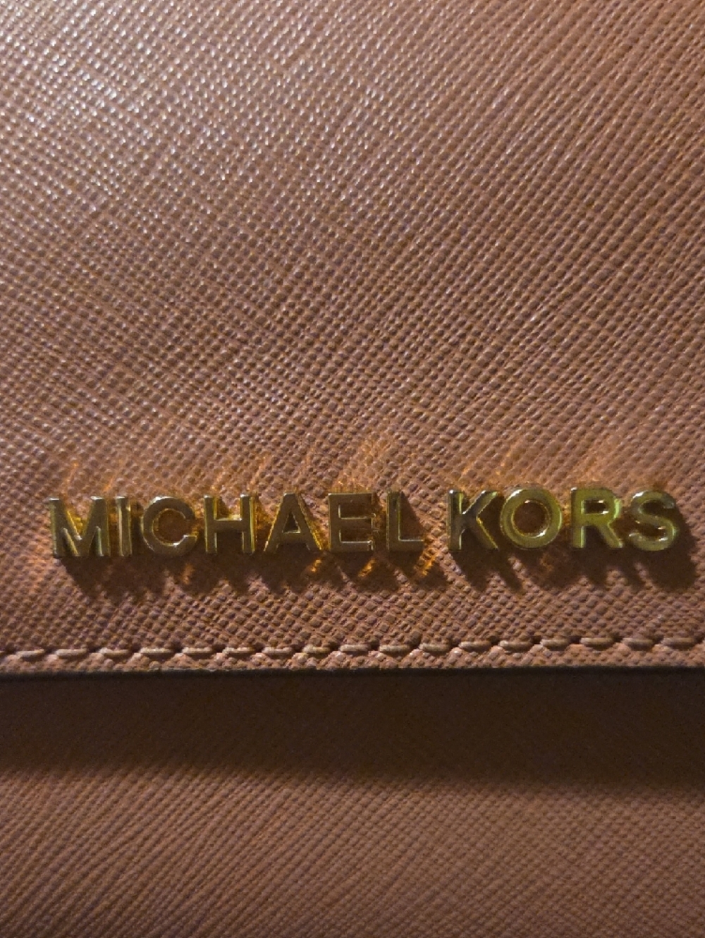 Michael Kors Dusty Rose Saffiano Leather Compact Wallet with Gold Logo - Picture 3 of 13